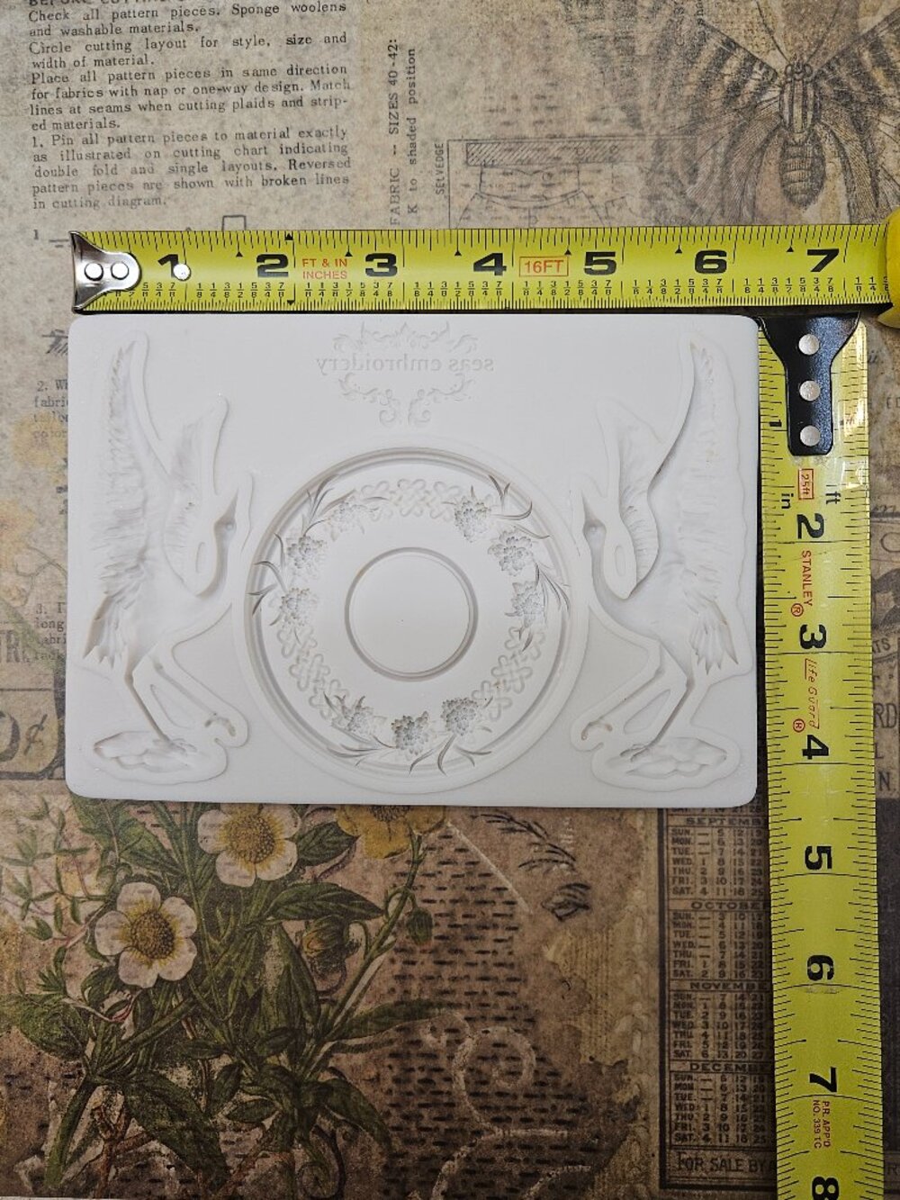 Cranes and floral medallion silicone mold - Picture 4 of 12